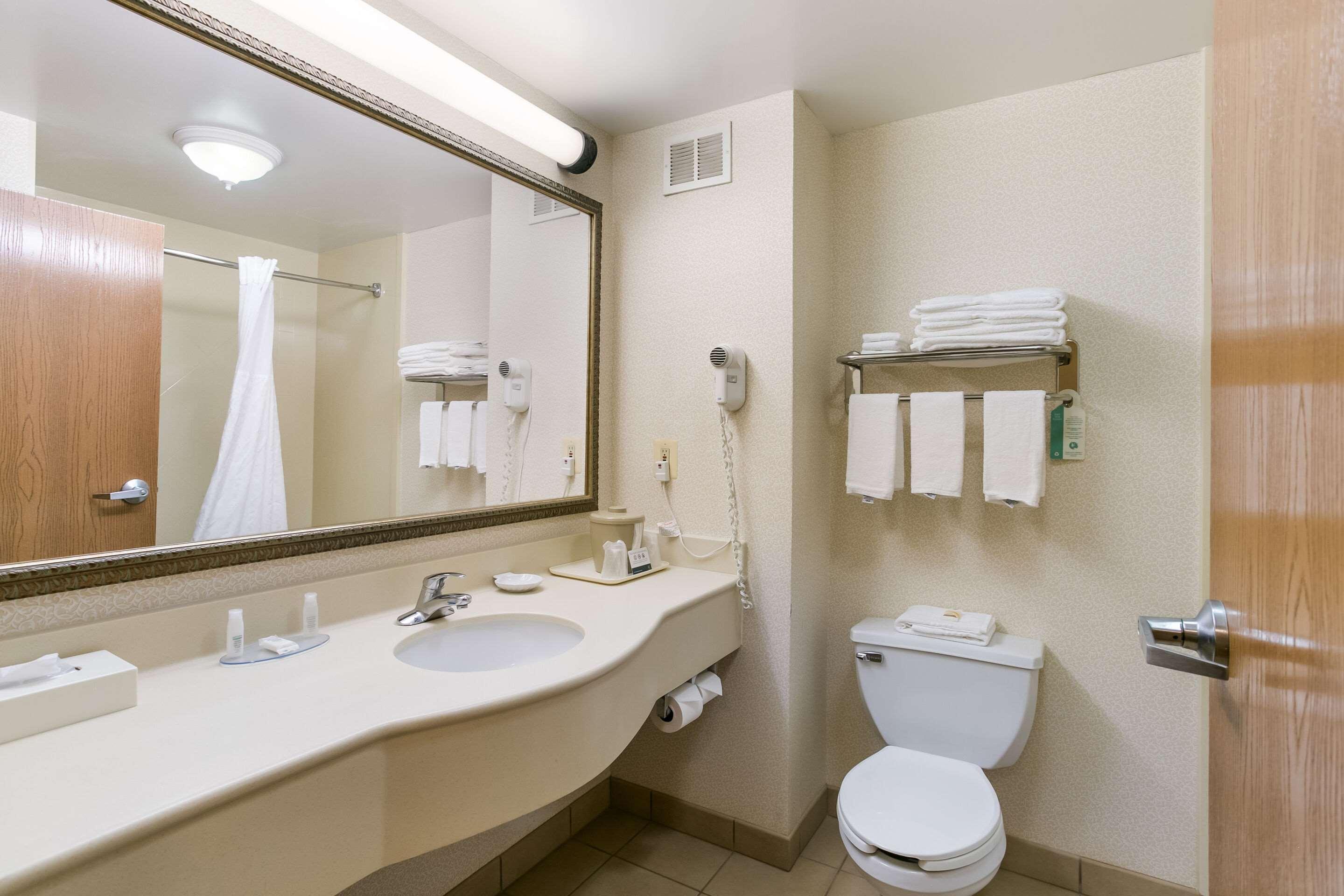 Quality Inn & Suites Bel Air I-95 Exit 77A Exteriör bild