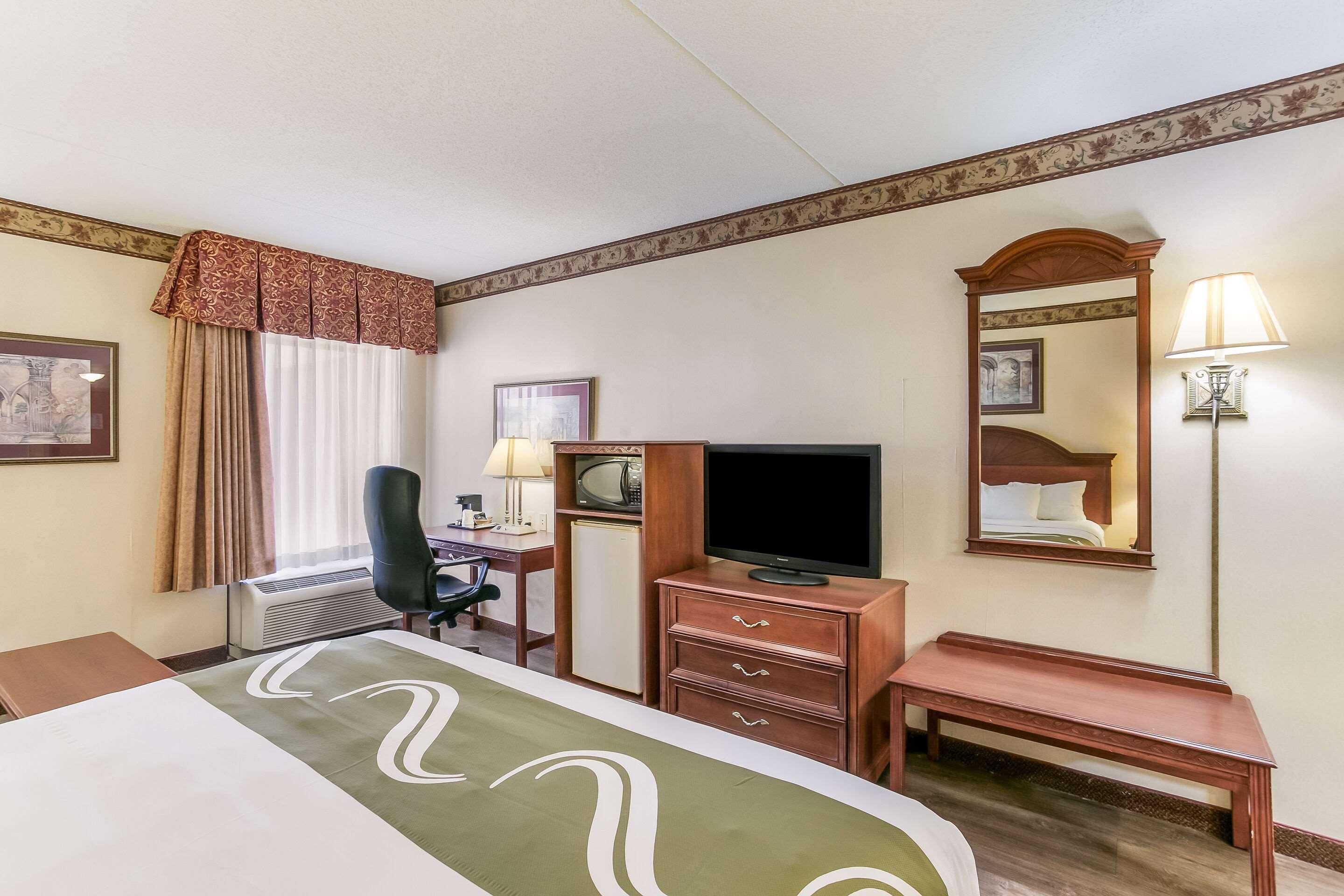 Quality Inn & Suites Bel Air I-95 Exit 77A Exteriör bild